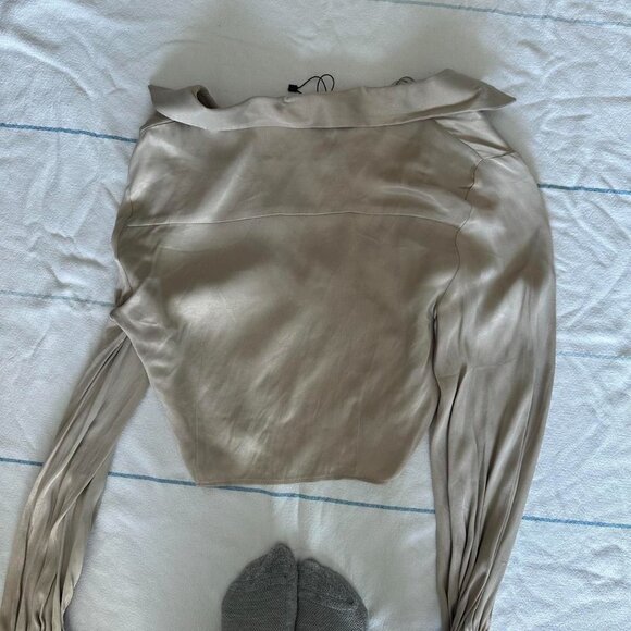 Zara Satin Deep V Neck - Picture 2 of 2